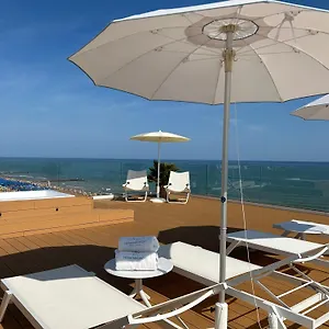 https://hotel-mirafiori-lido-di-jesolo.hotelinveneto.com